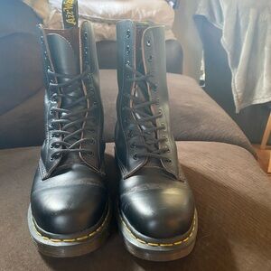 Very lightly worn vintage Dr. Martens 1490 Made in England size women’s US 9